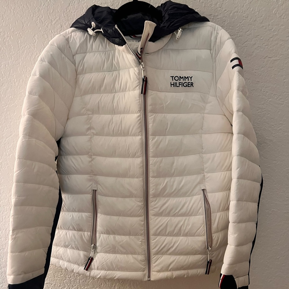 Woman puffer